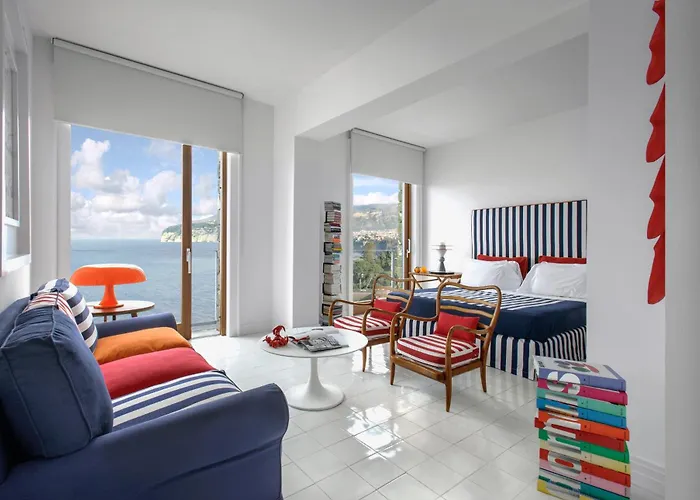 梅森米纳维塔酒店 4* 索伦托