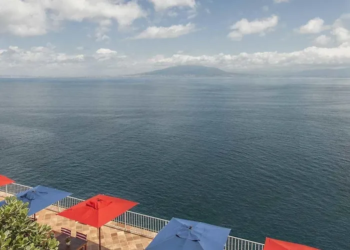 梅森米纳维塔酒店 4* 索伦托